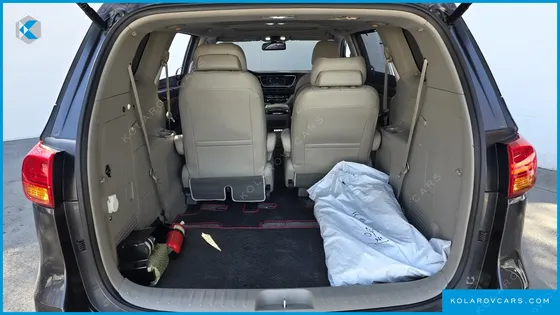 KIA CARNIVAL GASOLINE 7-SEATER LIMOUSINE
