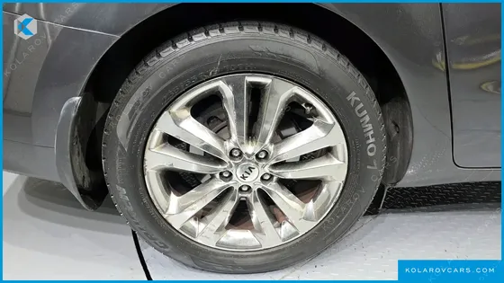 KIA CARNIVAL 9-SEATER NOBLESSE SPECIAL