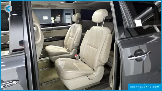 KIA CARNIVAL 9-SEATER NOBLESSE SPECIAL