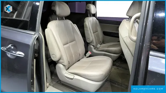 KIA CARNIVAL 9-SEATER NOBLESSE SPECIAL