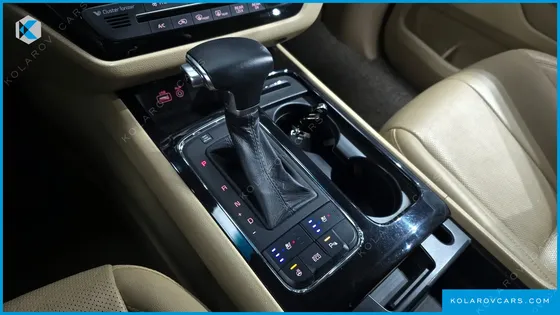 KIA CARNIVAL 9-SEATER NOBLESSE