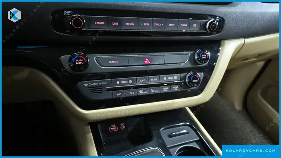 KIA CARNIVAL 9-SEATER NOBLESSE