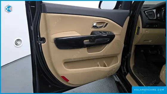KIA CARNIVAL 9-SEATER NOBLESSE
