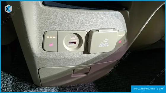 KIA CARNIVAL 9-SEATER NOBLESSE