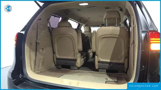 KIA CARNIVAL 9-SEATER NOBLESSE