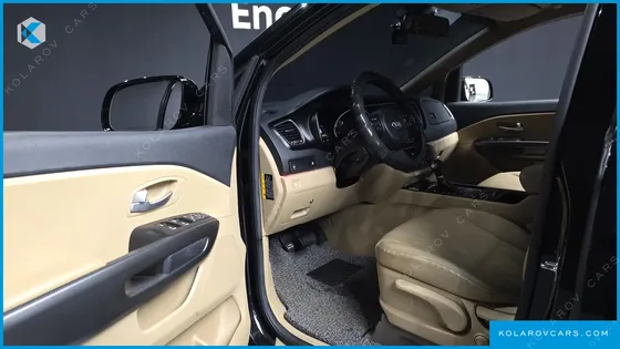 KIA CARNIVAL 9-SEATER LUXURY