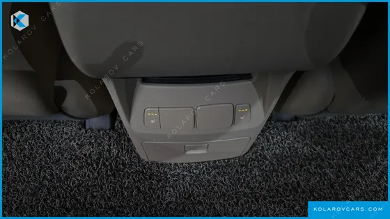 KIA CARNIVAL 9-SEATER LUXURY