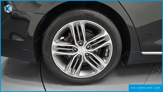 HYUNDAI GRANDEUR 3.0 LPI EXCLUSIVE (RENTAL CAR)