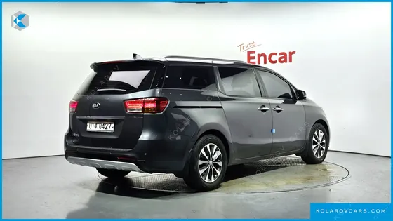 KIA CARNIVAL 9-SEATER LUXURY
