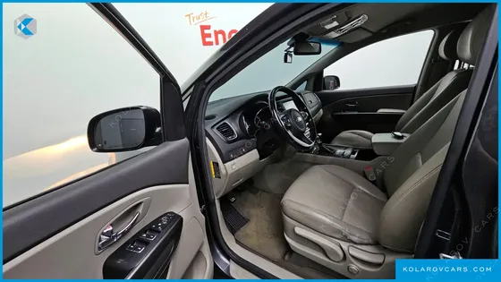 KIA CARNIVAL 9-SEATER LUXURY