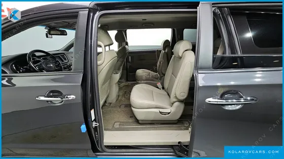 KIA CARNIVAL 9-SEATER LUXURY