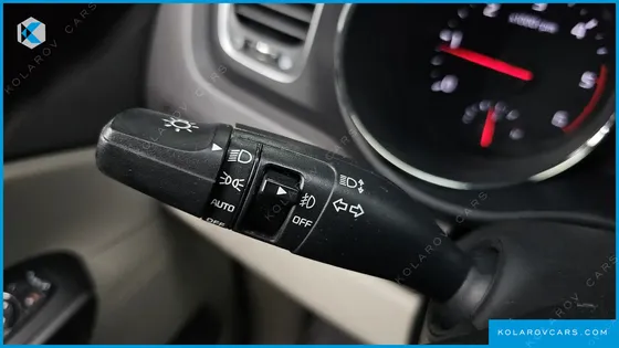 KIA CARNIVAL 9-SEATER LUXURY