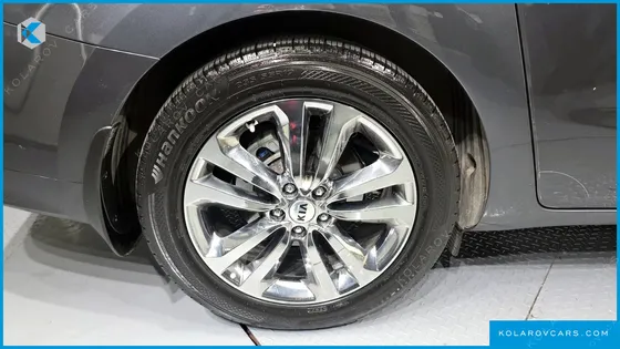 KIA CARNIVAL GASOLINE 9-SEATER NOBLESSE