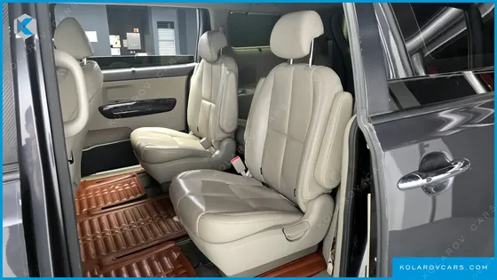 KIA CARNIVAL GASOLINE 9-SEATER NOBLESSE