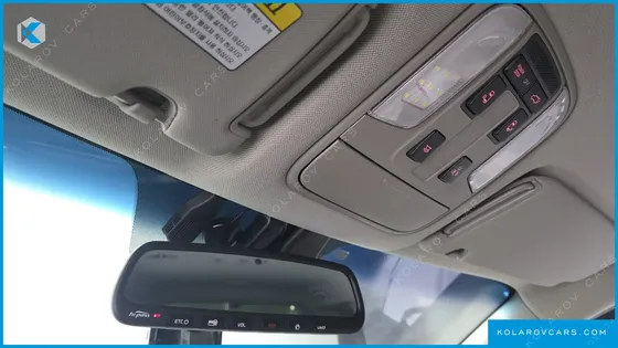 KIA CARNIVAL GASOLINE 9-SEATER NOBLESSE