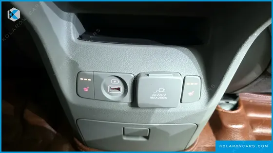 KIA CARNIVAL GASOLINE 9-SEATER NOBLESSE