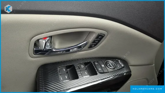 KIA CARNIVAL GASOLINE 9-SEATER NOBLESSE