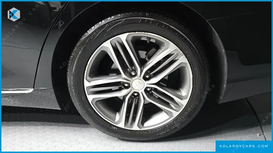 HYUNDAI GRANDEUR 3.0 MODREN BASIC (RENTAL CAR)
