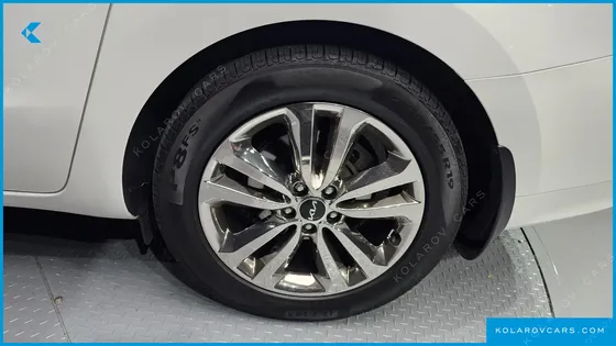 KIA CARNIVAL 9-SEATER NOBLESSE SPECIAL