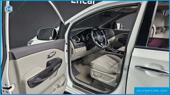 KIA CARNIVAL 9-SEATER NOBLESSE SPECIAL