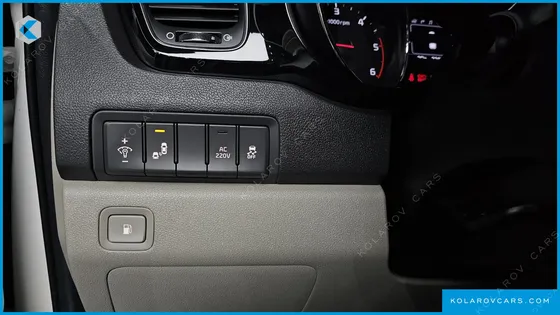 KIA CARNIVAL 9-SEATER NOBLESSE SPECIAL