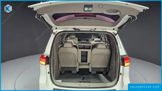 KIA CARNIVAL 9-SEATER NOBLESSE SPECIAL