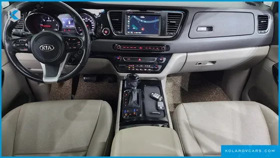 KIA CARNIVAL 9-SEATER PRESTIGE