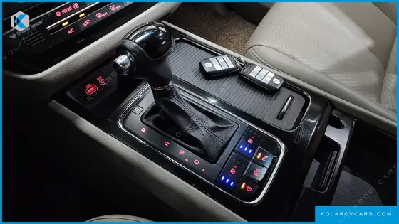KIA CARNIVAL 9-SEATER PRESTIGE