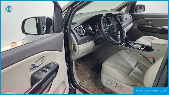 KIA CARNIVAL 9-SEATER PRESTIGE