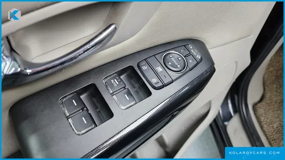 KIA CARNIVAL 9-SEATER PRESTIGE