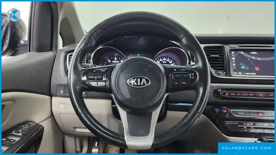 KIA CARNIVAL 9-SEATER PRESTIGE
