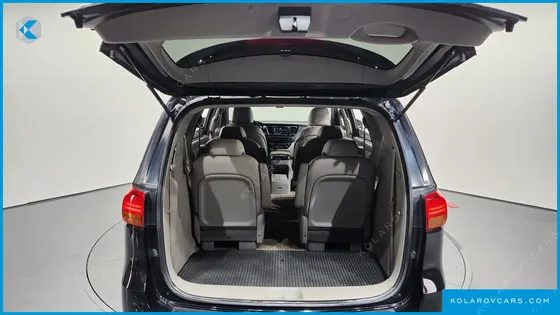 KIA CARNIVAL 9-SEATER PRESTIGE