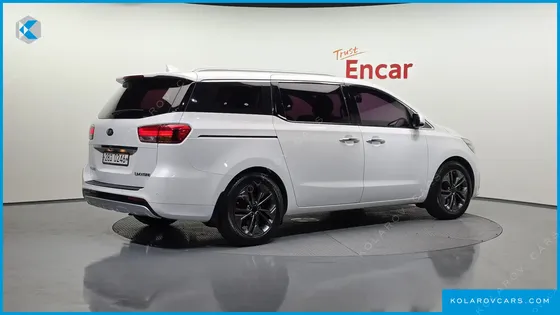 KIA CARNIVAL 7-SEATER LIMOUSINE