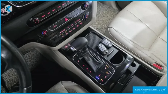 KIA CARNIVAL 7-SEATER LIMOUSINE