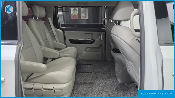 KIA CARNIVAL 7-SEATER LIMOUSINE