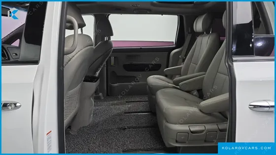 KIA CARNIVAL 7-SEATER LIMOUSINE