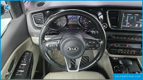 KIA CARNIVAL 7-SEATER LIMOUSINE