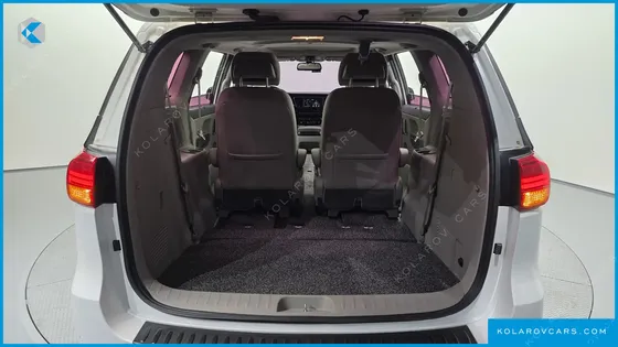 KIA CARNIVAL 7-SEATER LIMOUSINE