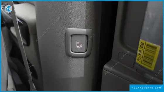 KIA CARNIVAL 7-SEATER LIMOUSINE