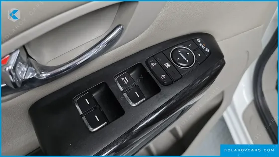 KIA CARNIVAL 7-SEATER LIMOUSINE