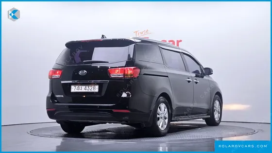KIA CARNIVAL 11-SEATER LUXURY