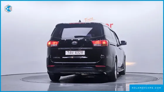 KIA CARNIVAL 11-SEATER LUXURY