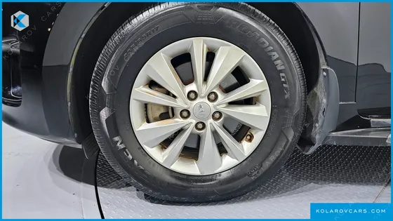 KIA CARNIVAL 11-SEATER LUXURY
