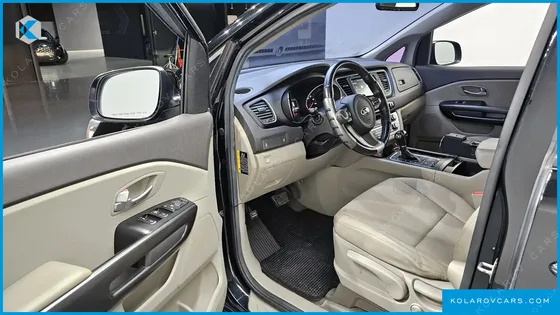KIA CARNIVAL 11-SEATER LUXURY