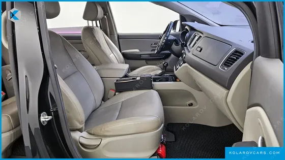 KIA CARNIVAL 11-SEATER LUXURY