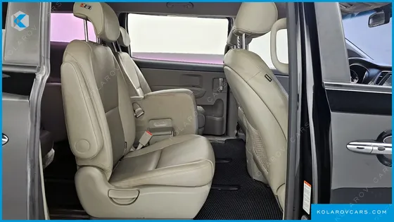 KIA CARNIVAL 11-SEATER LUXURY