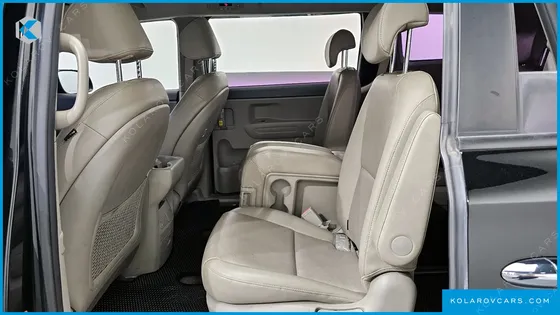 KIA CARNIVAL 11-SEATER LUXURY