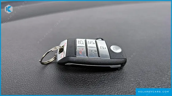 KIA CARNIVAL 11-SEATER LUXURY