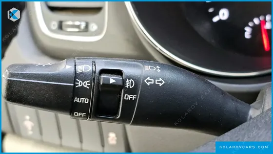 KIA CARNIVAL 11-SEATER LUXURY