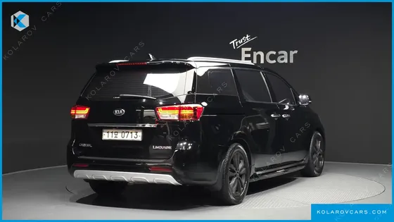 KIA CARNIVAL GASOLINE 7-SEATER LIMOUSINE